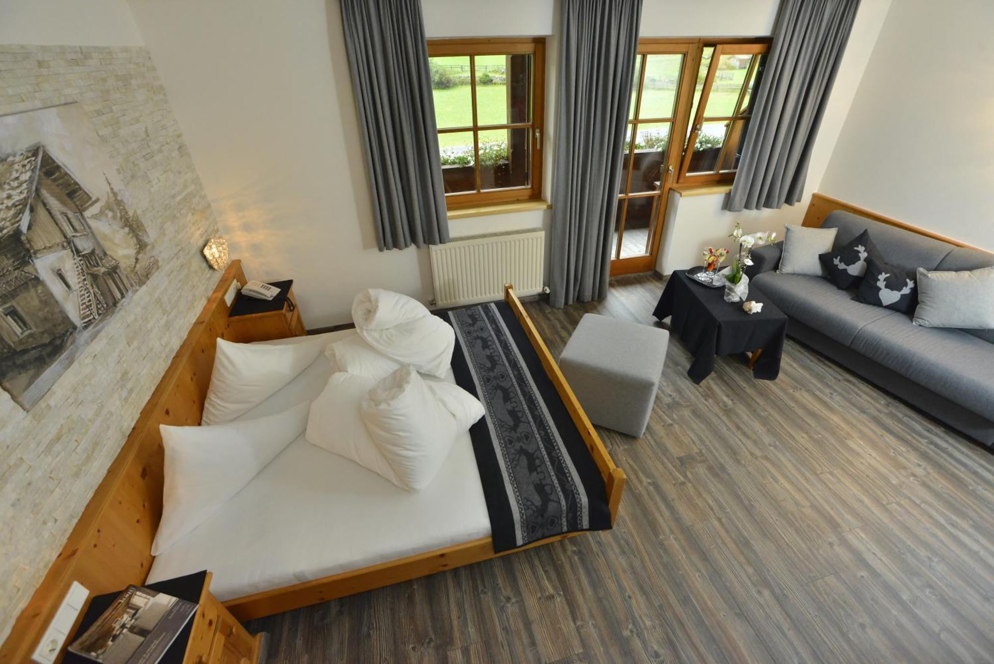 Hotel Möderle Sankt Leonhard im Pitztal Buitenkant foto