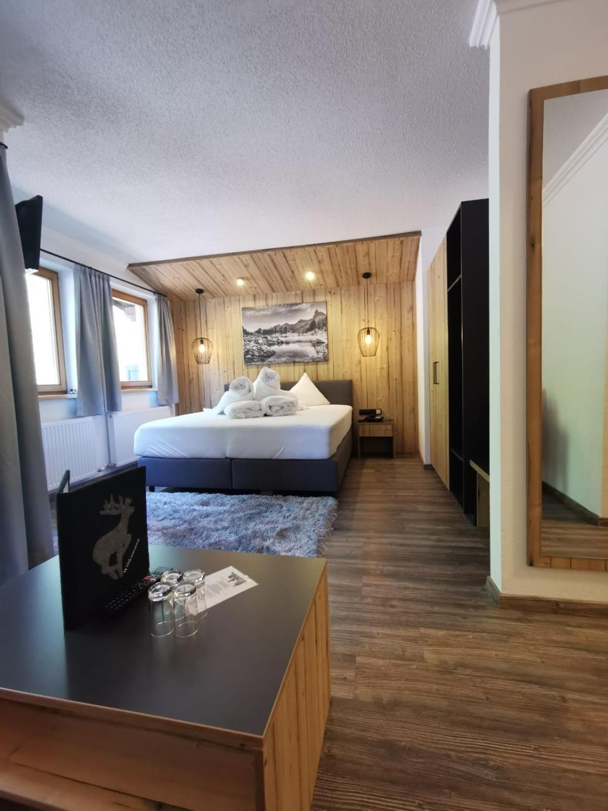 Hotel Möderle Sankt Leonhard im Pitztal Buitenkant foto