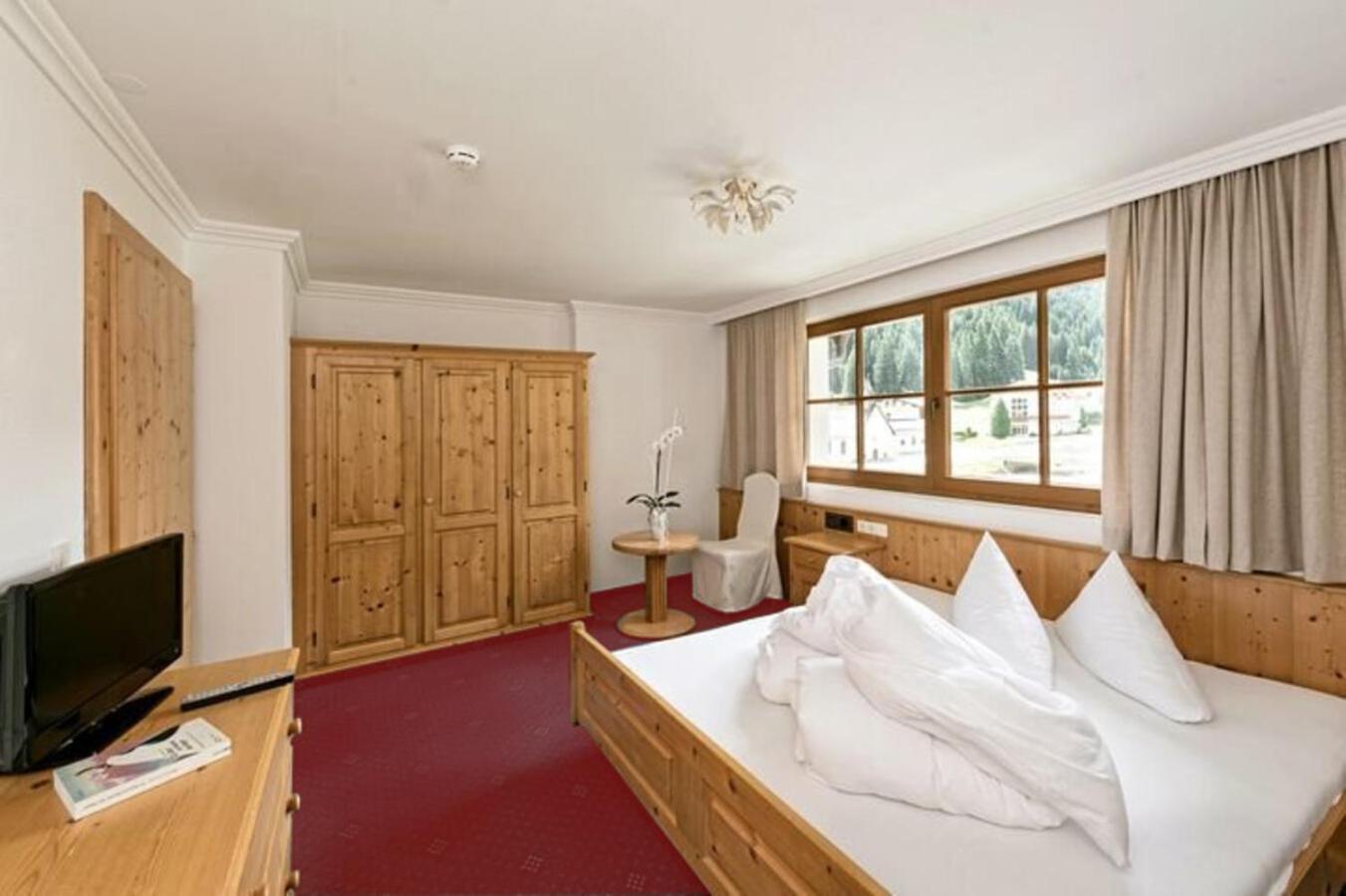 Hotel Möderle Sankt Leonhard im Pitztal Buitenkant foto