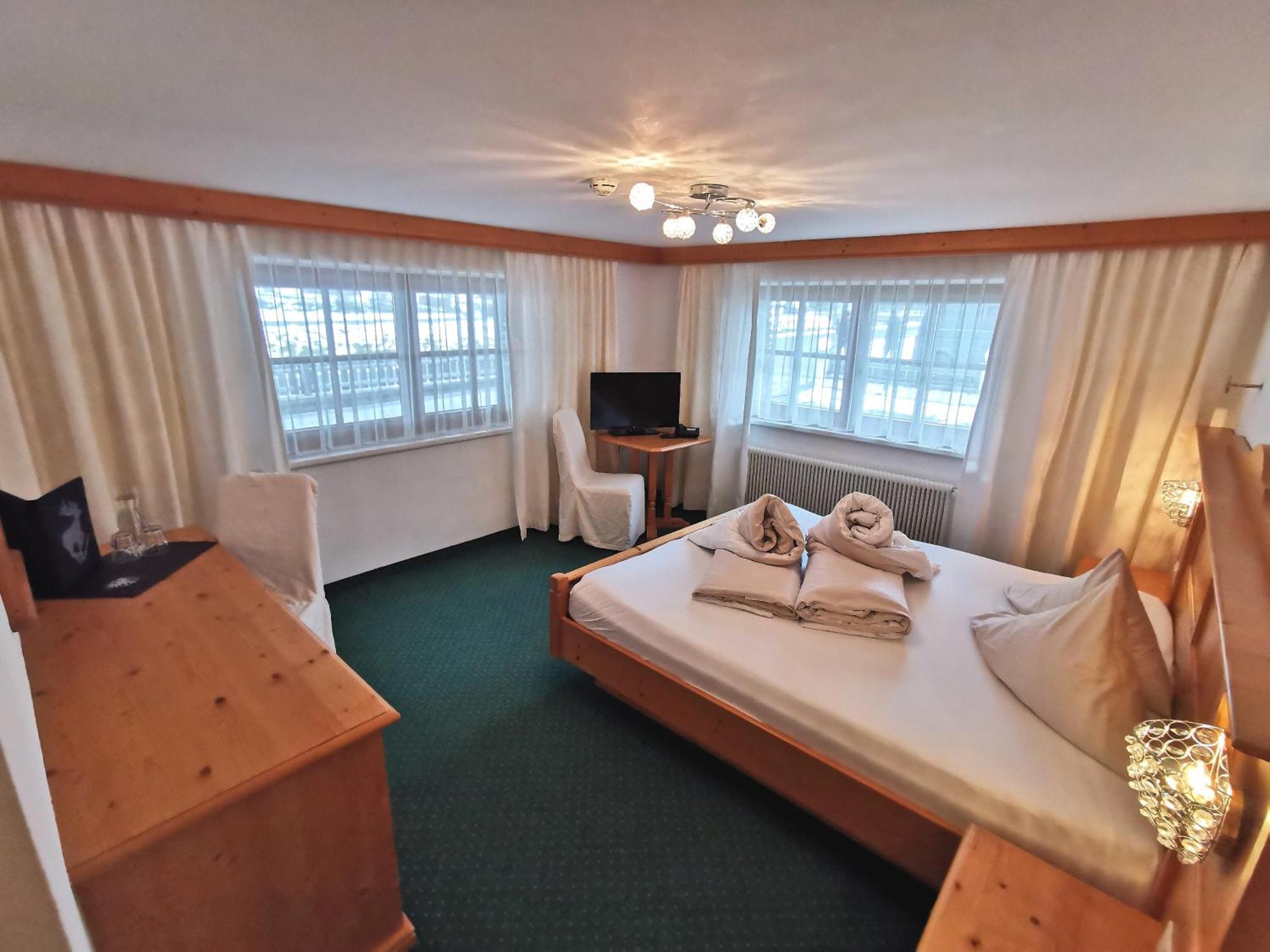 Hotel Möderle Sankt Leonhard im Pitztal Buitenkant foto