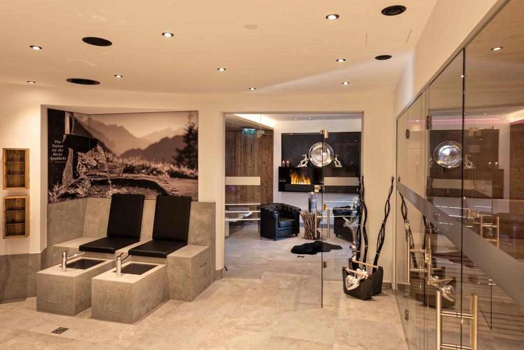 Hotel Möderle Sankt Leonhard im Pitztal Buitenkant foto