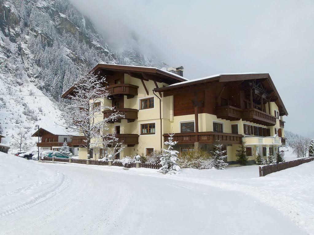 Hotel Möderle Sankt Leonhard im Pitztal Buitenkant foto